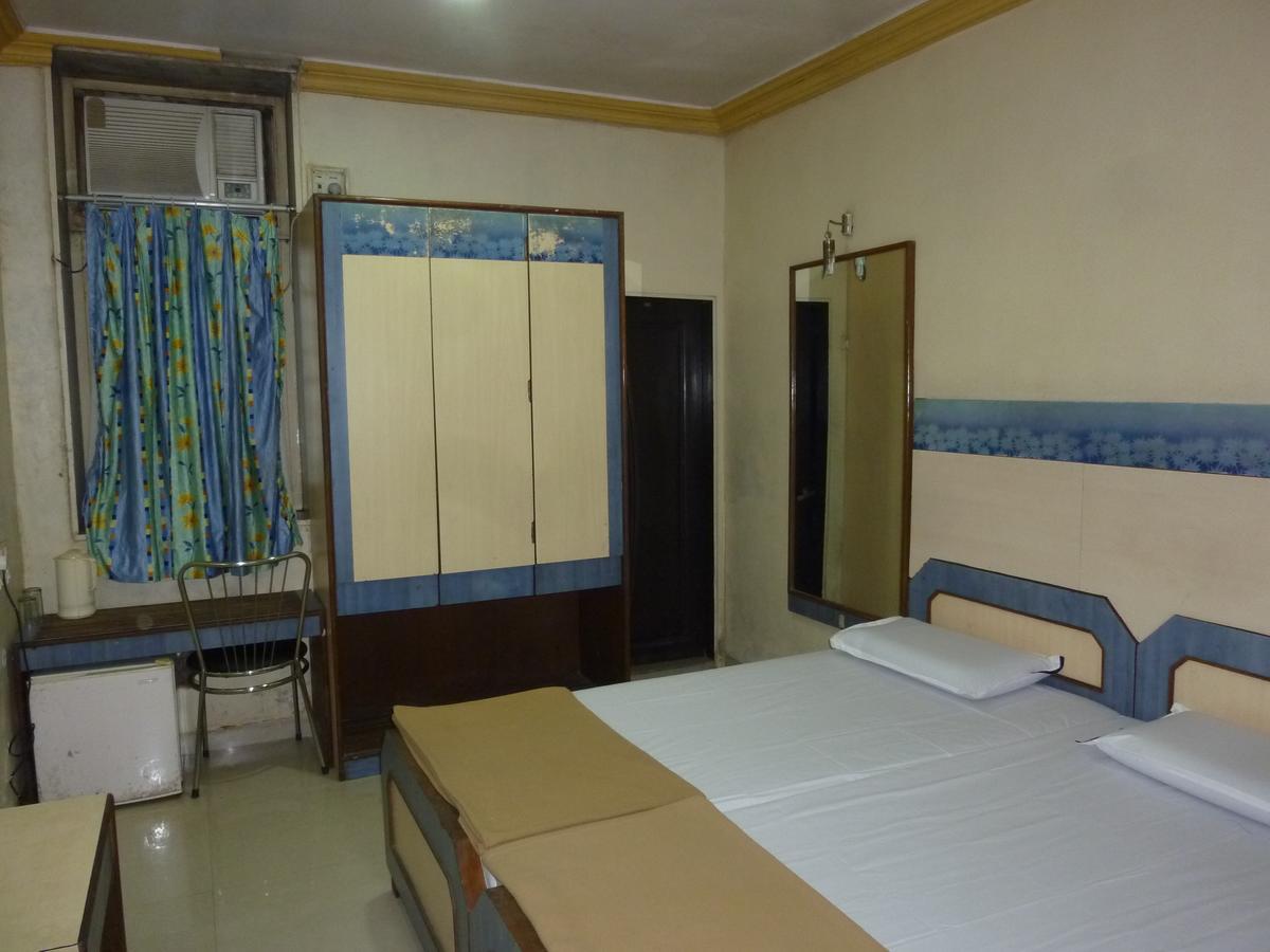 Hotel Stars Mumbai Room photo