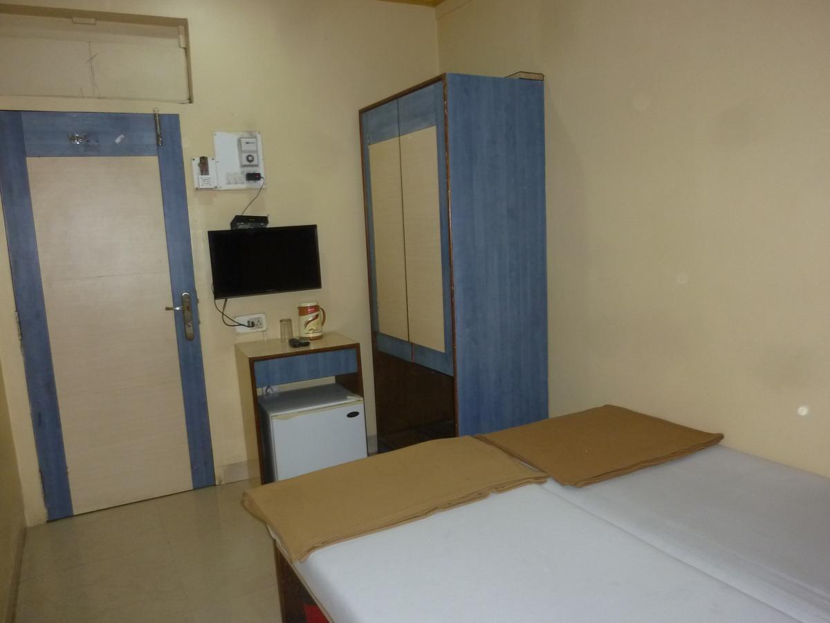 Hotel Stars Mumbai Room photo