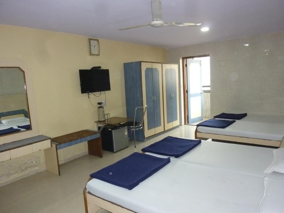 Hotel Stars Mumbai Room photo